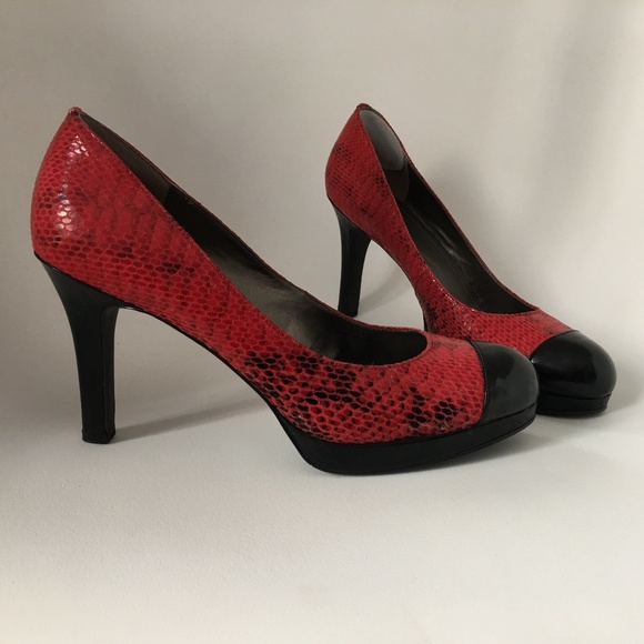 Tahari Shoes - TAHARI Heels ♥️️